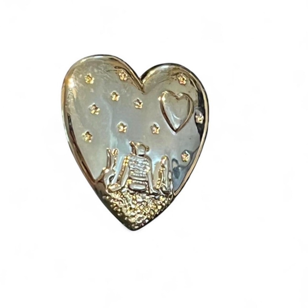 Dreamworks Gold Heart Brooch of Shrek/Fiona/Donkey Gazing at the Stars